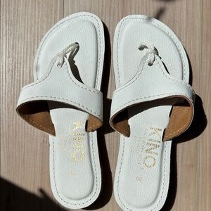 Kino Women's White Leather Sandals